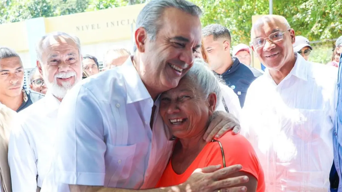 Abinader sostendrá almuerzo este sábado con militares en el Ministerio de Defensa