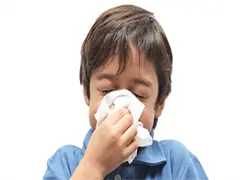 Aumentan casos de influenza y abarrotan emergencias pediátricas en el país