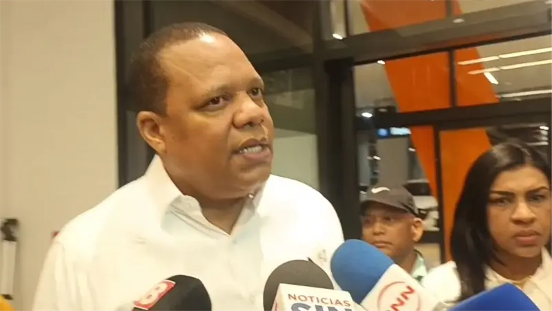 Pro Consumidor asegura que 73% de los comercios ya protege del sol los botellones de agua