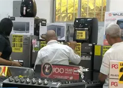 Despliegan operativo por compras debido al viernes negro en la Duarte con París