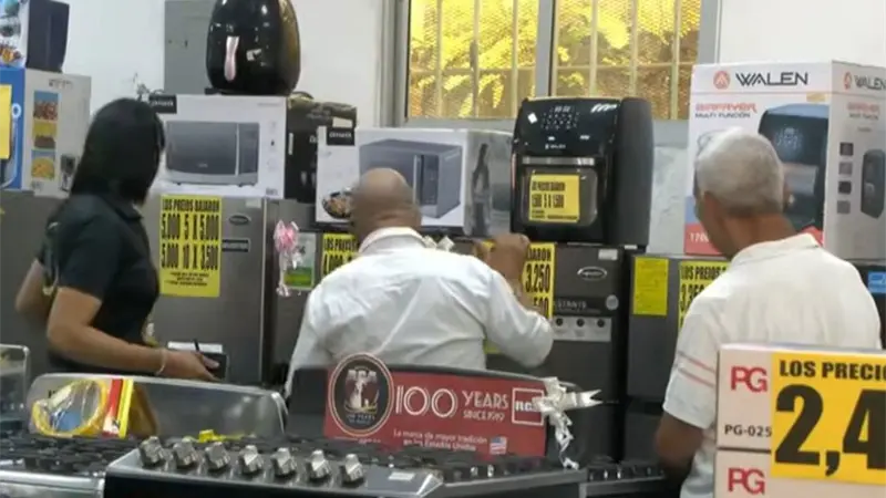 Despliegan operativo por compras debido al viernes negro en la Duarte con París