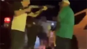 Policía apresa a hombre que amenazó con escopeta a varias personas; hecho quedó grabado