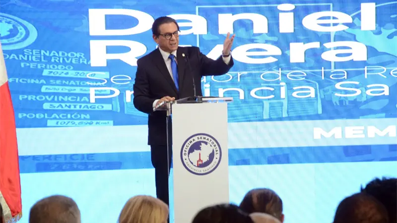 Senador Daniel Rivera destaca avances en infraestructura, educación y servicios durante rendición de cuentas 2024-2025