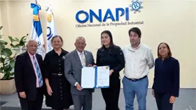 Chef Lilliam Fujii recibe patente suspiro estabilizado dominicano para bizcochos Chef Lilliam Fujii recibe patente suspiro estabilizado dominicano para bizcochos