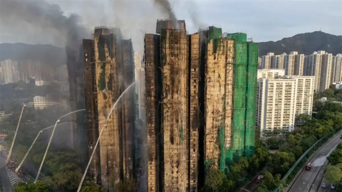 Incendio En el complejo residencial Wang Fuk Court de Hong Kong.