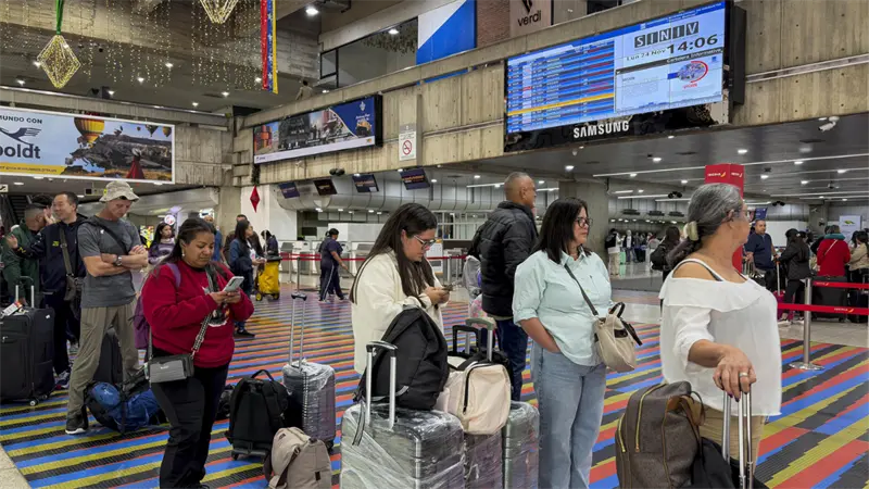 Principal aeropuerto de Venezuela sigue funcionando pese al anuncio de Trump