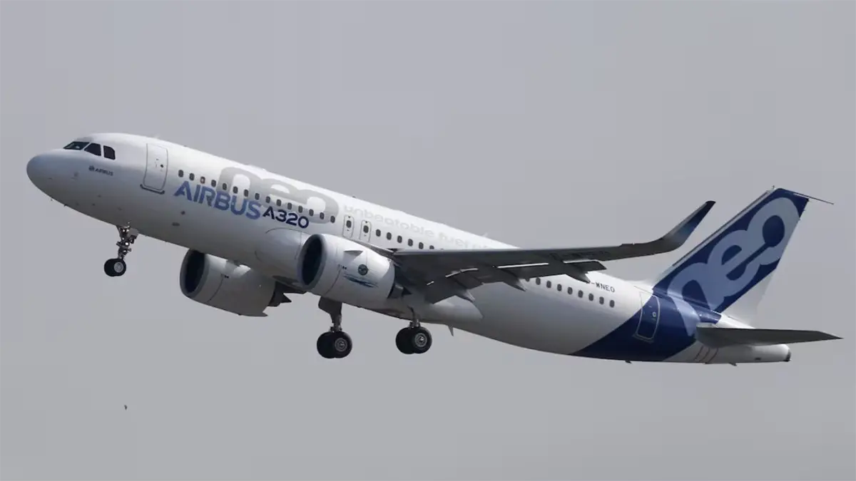 El avión A320 en el que viaja el papa deberá sustituir un componente tras aviso de Airbus