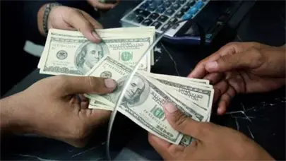 Comerciantes alertan p&eacute;rdidas por baja del d&oacute;lar en pleno Black Friday
