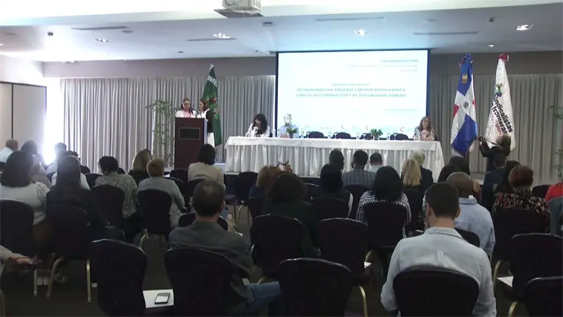 Empresarios insisten en cesantía y mano de obra extranjera