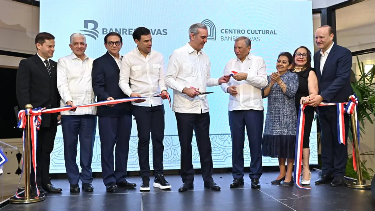 Banreservas inaugura Centro Cultural en el antiguo Hotel Mercedes de Santiago