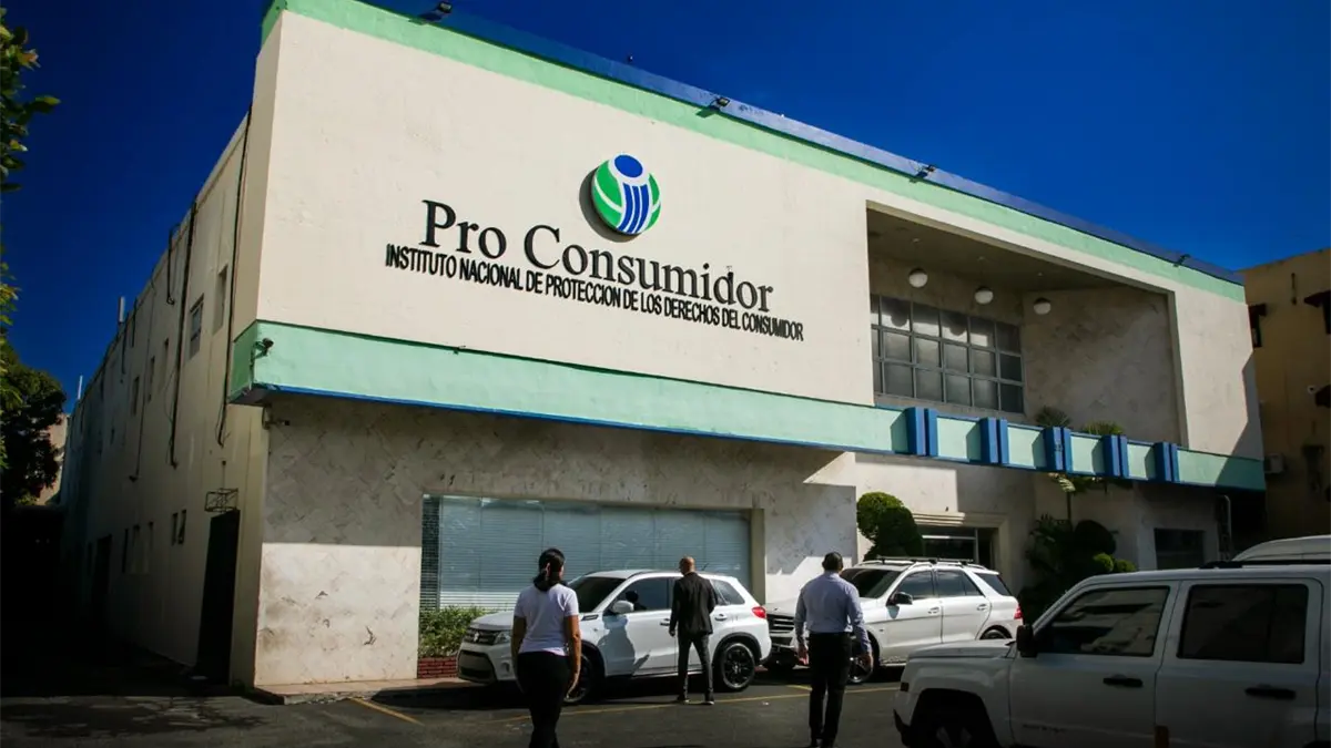 Pro Consumidor advierte a comercios: solo se debe aceptar una tarjeta del bono navideño por persona