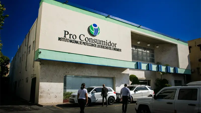 Pro Consumidor advierte a comercios: solo se debe aceptar una tarjeta del bono navideño por persona
