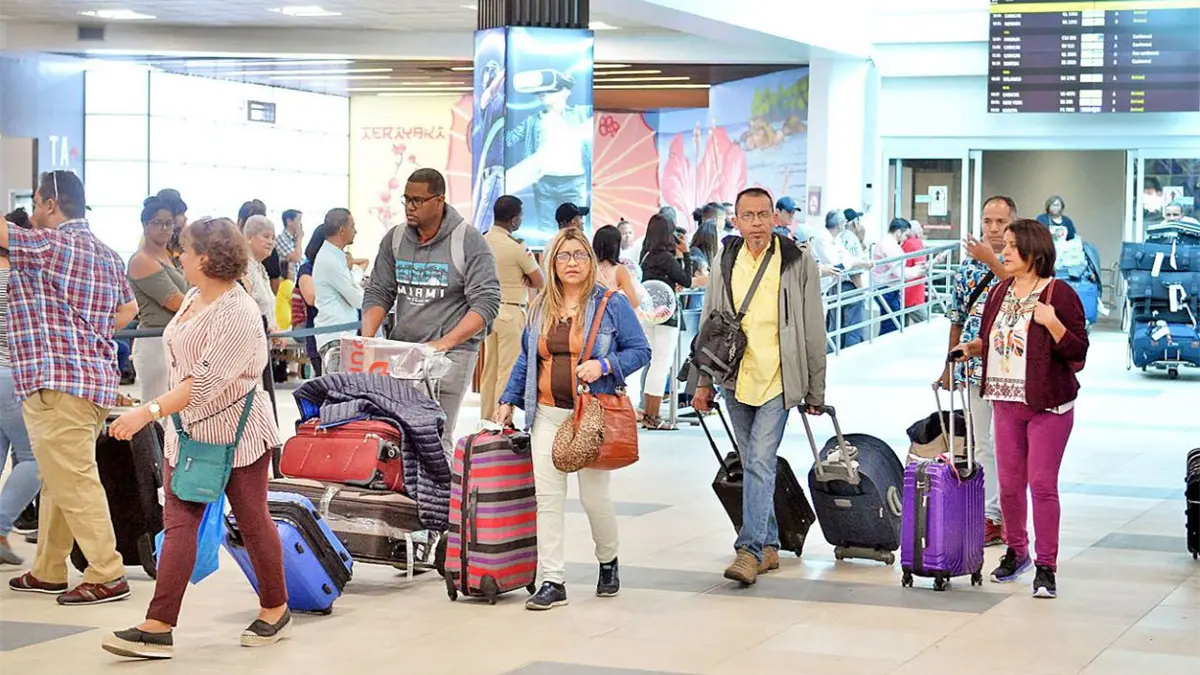 Dominicanos aprovecahn gracia navideña. Imagen fuente externa.