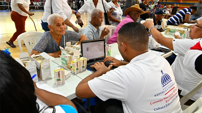 Conape lleva atención médica y social a 783 envejecientes en el Suroeste