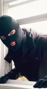 Ladrón se burla de su víctima con una nota: No hay dinero, ¿para qué tantas cámaras? Ladrón se burla de su víctima con una nota: No hay dinero, ¿para qué tantas cámaras?