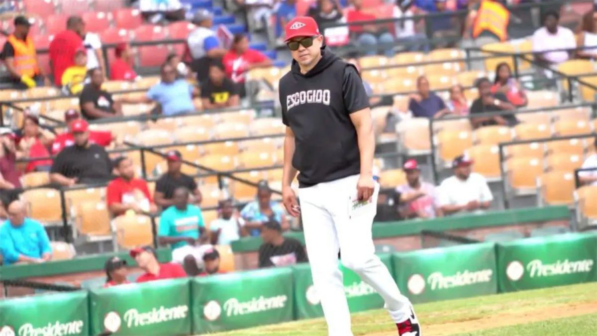 Alex Cintrón, dirigente de los Leones del Escogido.