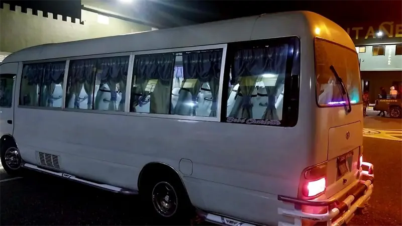 Conductor y cobrador de autobús detenidos por transportar extranjeros en condición migratoria irregular