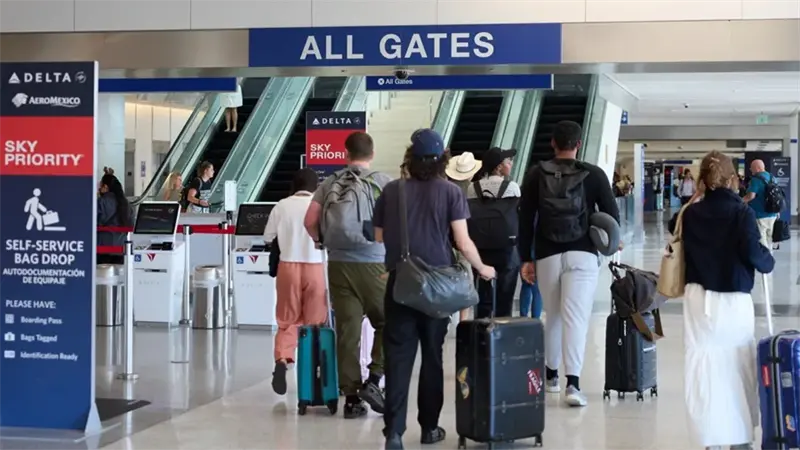 EE.UU. aplicará en sus aeropuertos una tarifa de 45 dólares a pasajeros sin la Real ID