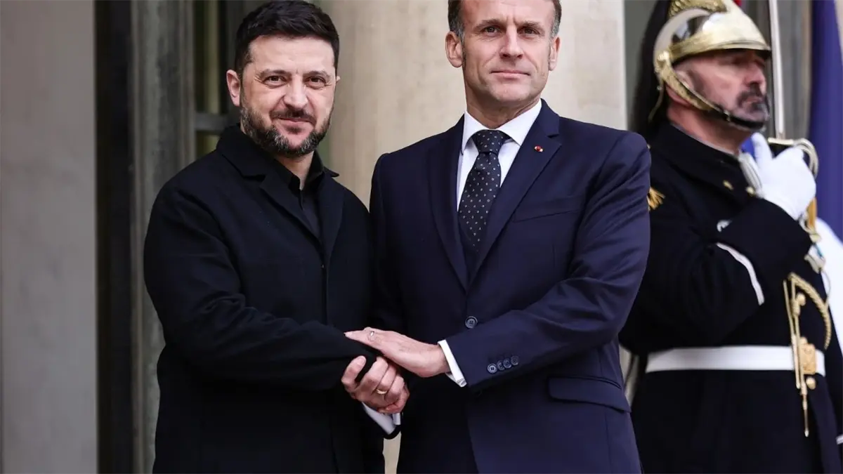 El presidente de Ucrania, Volodímir Zelenski, y su homólogo francés, Emmanuel Macron.