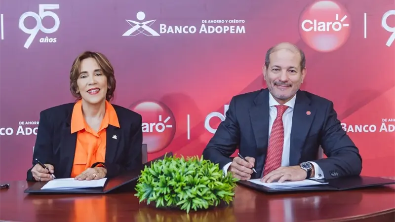 Claro Dominicana y Banco Adopem firman acuerdo que impulsa el emprendimiento de la mujer