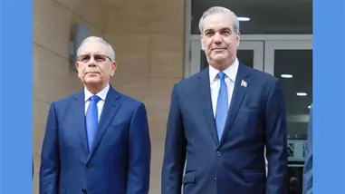 Oficialistas reabren debate para permitir reelección de Danilo Medina y Luis Abinader