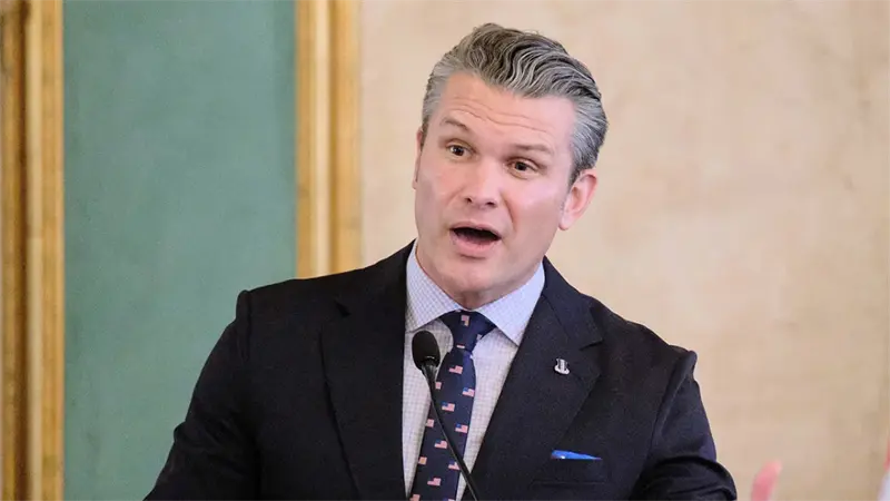Hegseth dice que no presenció el segundo ataque sobre una supuesta lancha en septiembre