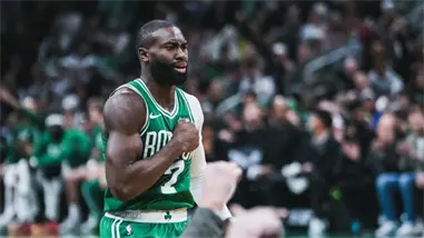 Los Celtics remontan a los Knicks tras reaccionar gracias a Brown y Hugo González