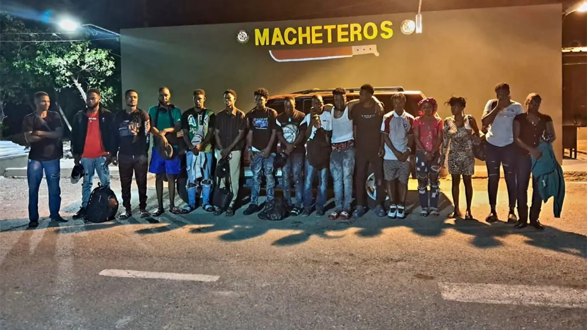 Detención migrantes haitianos en Valverde. Imgen fuente externa.