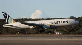 Aterriza en Venezuela vuelo de migrantes desde EE.UU. entre tensiones por espacio aéreo