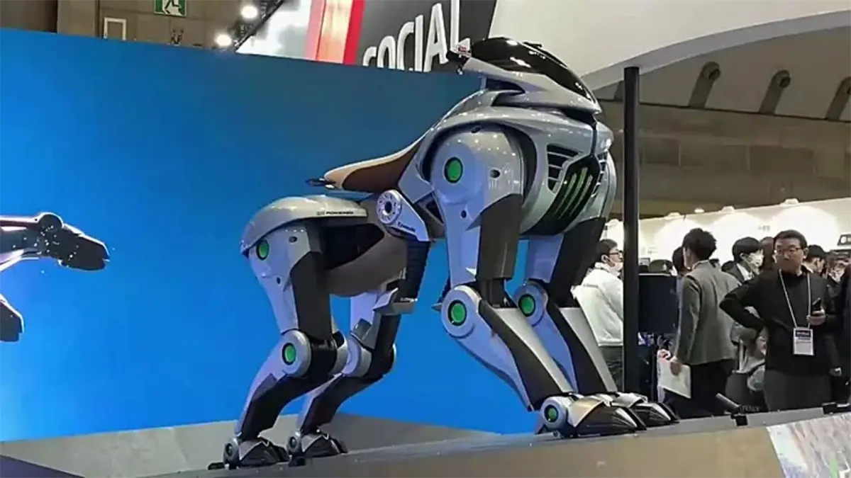 Uno de los robots de la feria de robots más grande del mundo en Tokio, Japón.