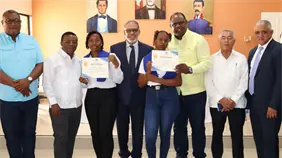 Desarrollo de la Comunidad capacita a jóvenes de Las Matas de Farfán en barbería y belleza