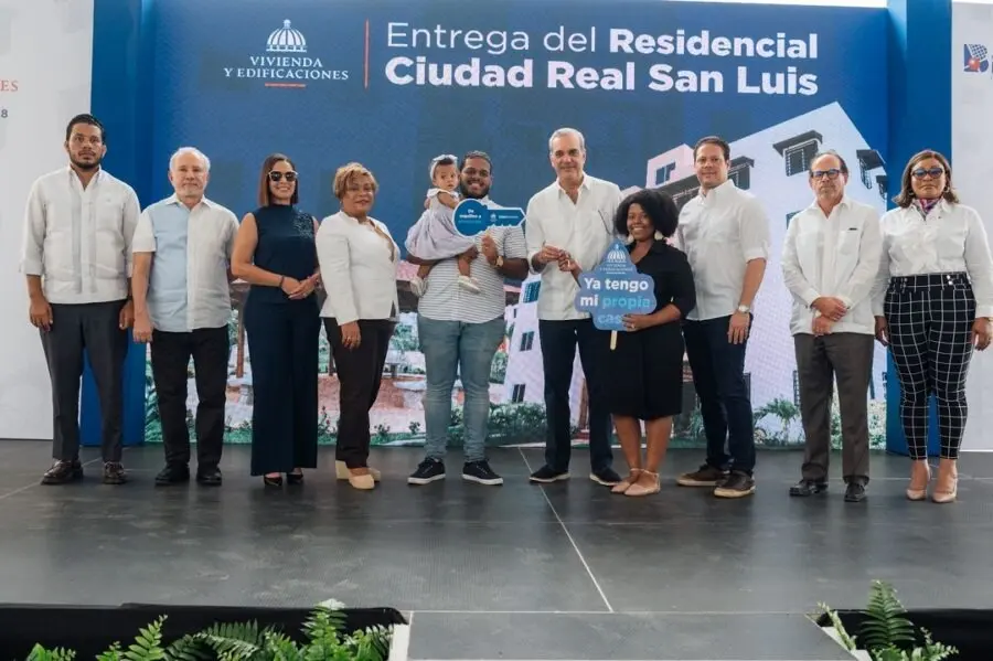 Abinader entrega proyecto habitacional tras más de 20 años de espera en SDN
