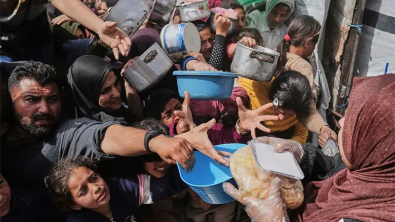 Abás agradece a China el envío de 100 millones de dólares en ayuda humanitaria para Gaza