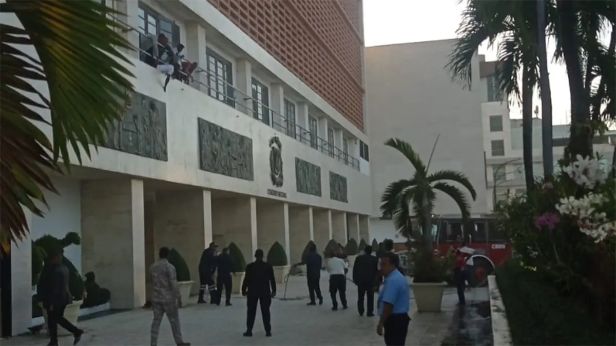 Reportan pequeño incendio en cocina del Despacho de la Presidencia de la Cámara de Diputados; situación fue controlada