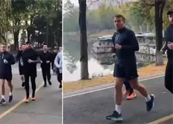 Macron es captado corriendo con sus escoltas durante visita oficial en China