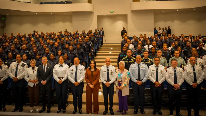 Policía gradúa 423 agentes como parte de su proceso de modernización y transformación, según la institución