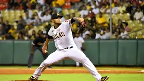 Águilas Cibaeñas superan a Leones del Escogido 4-1 en Estadio Cibao y alcanzan 25 victorias