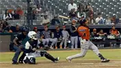 De la Cruz conecta grand slam y Toros superan a las Estrellas