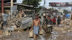 Ascienden a 921 los fallecidos por las inundaciones en Indonesia