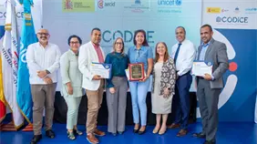 MINERD, UNICEF y AECID entregan Certificaci&oacute;n Digital Nivel Bronce a seis centros educativos