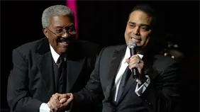 Gilberto Santa Rosa se despide de Rafael Ithier