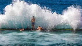 Cuatro personas pierden la vida por golpe de mar en las Islas Canarias