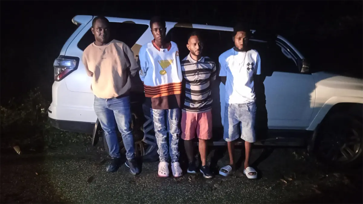 Ejército detiene a dos dominicanos y dos haitianos al intentar cruzar ilegalmente hacia Haití por Paso de Mariquita