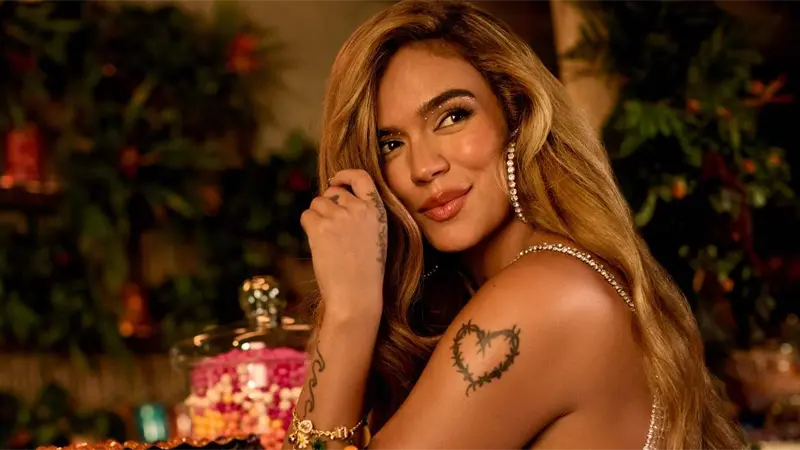 Karol G estrena el videoclip oficial de su tema Ivonny Bonita