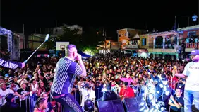 Miles disfrutan concierto navide&ntilde;o Los Guar&iacute;canos organizado por ReconocidosNet