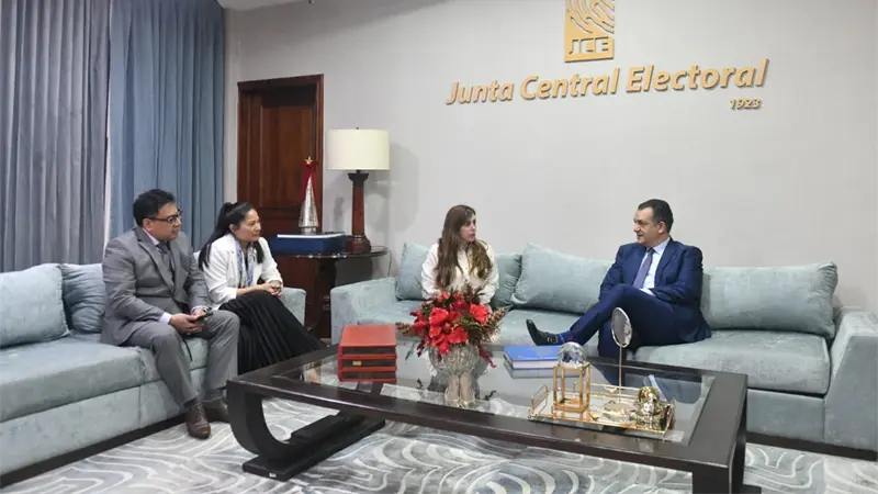 Presidente de la JCE recibe a consultores con miras a implementar norma ISO Antisoborno