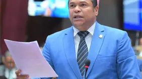 Diputado Tobías Crespo denuncia mafias fiscales y abogados con fuerza pública en República Dominicana Diputado Tobías Crespo denuncia mafias fiscales y abogados con fuerza pública en República Dominicana