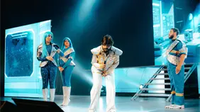 Humor, historia y ficción dan vida al "Multiverso de La González"