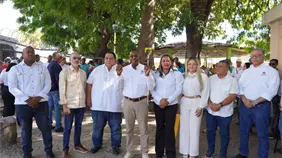 Plan Nacional de Titulación beneficia a 800 familias en sectores El Prado y Buenos Aires, Azua Plan Nacional de Titulación beneficia a 800 familias en sectores El Prado y Buenos Aires, Azua