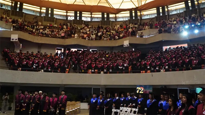 UNEV gradúa 962 nuevos profesionales